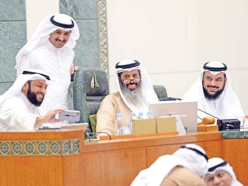 فهاد يلتقط «سيلفي» مع المرداس والحربش والبابطين