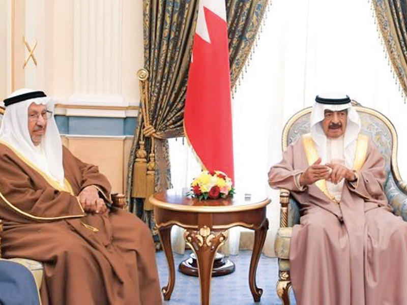 رئيس وزراء البحرين مستقبلاً عزام الصباح