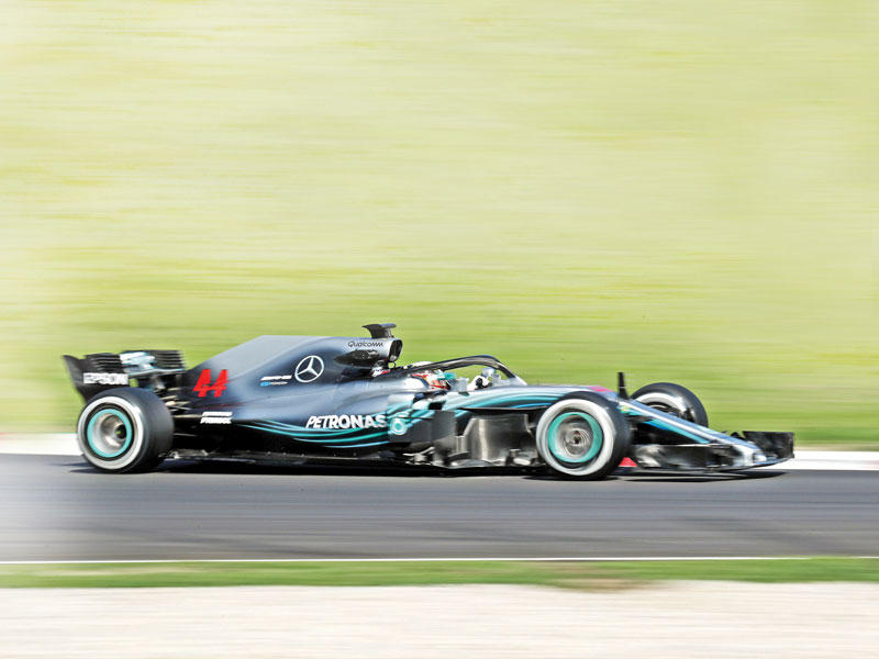 السائق البريطاني لويس هاميلتون