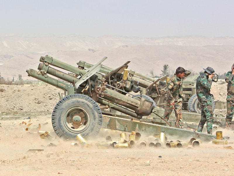 مدفعية النظام تقصف حمورية وعربين أمس (أ ف ب)