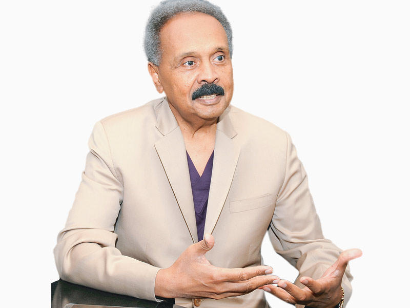 الرئيس الاستراتيجي التنفيذي في مستشفى رويال حياة، رئيس قسم النساء والولادة د. أبوبكر المرضي