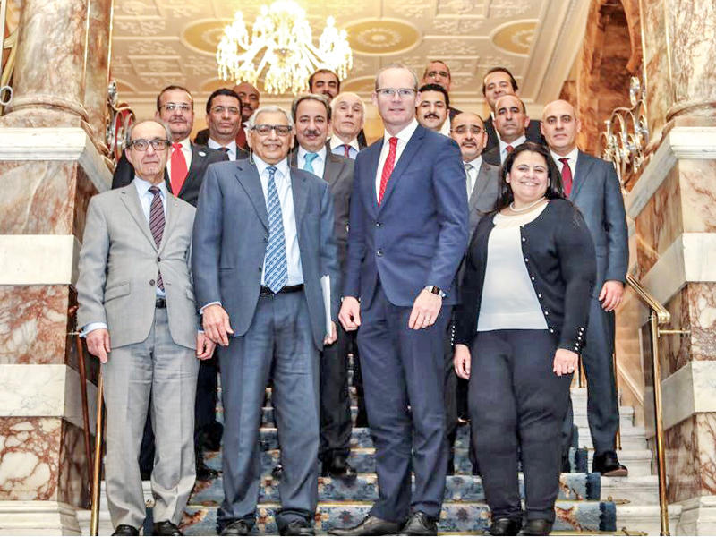 الدويسان والسفراء العرب مع وزير الخارجية الأيرلندي
