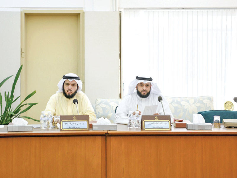 الدمخي وفهاد في اجتماع «البيئة» أمس