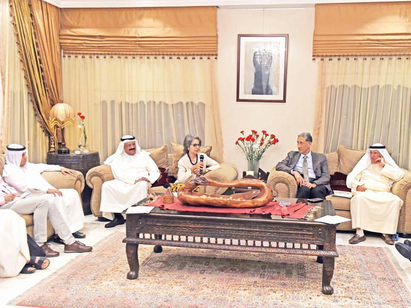 الشيخة حصة تتحدث خلال الندوة