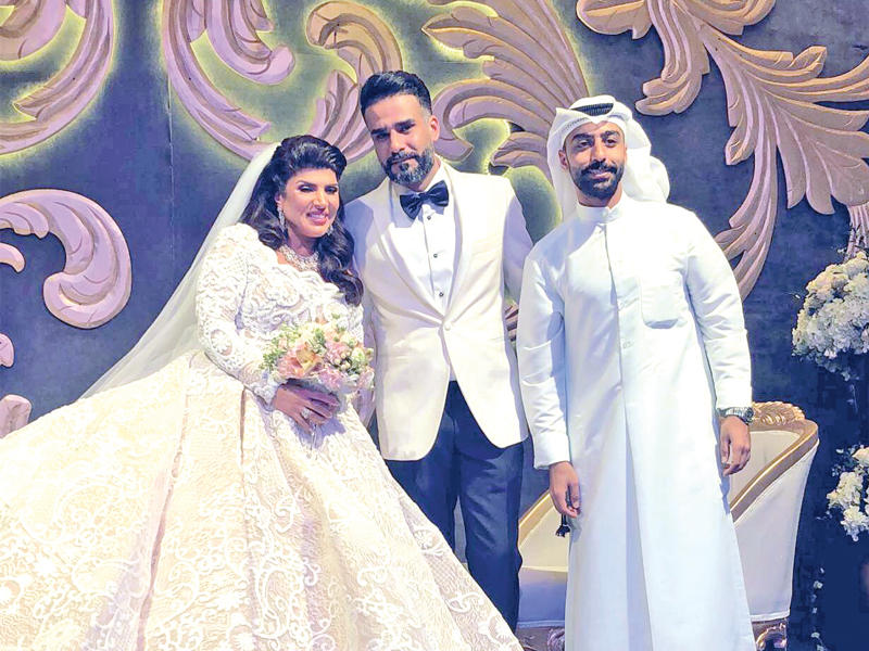 غدير السبتي وزوجها مع الفنان محمد صفر 