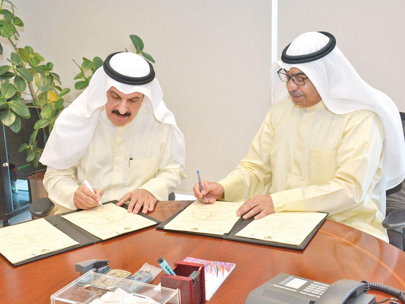 جانب من توقيع التعاون