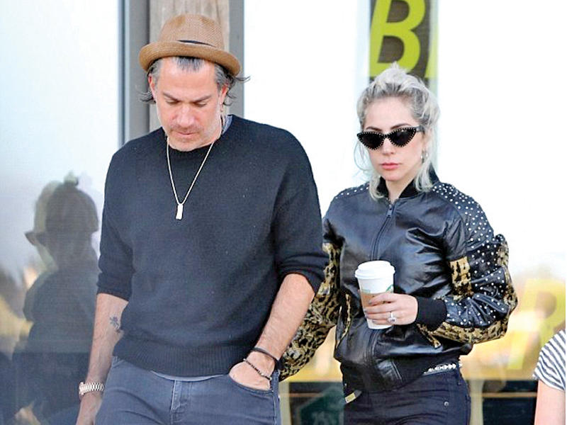 ليدى غاغا وكريستيان كارينو