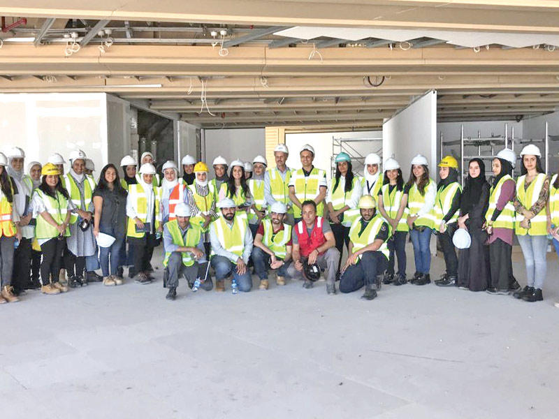 طلبة كلية الهندسة في ضيافة «الوطني»