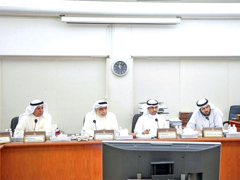 لجنة الميزانيات في اجتماعها أمس