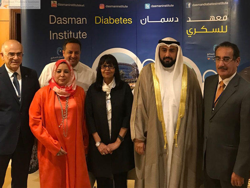 باسل الصباح متوسطاً الدويري والعروج خلال المؤتمر 