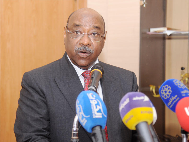 الوكيل المساعد لشؤون القطاع الطبي الأهلي د. محمد الخشتي