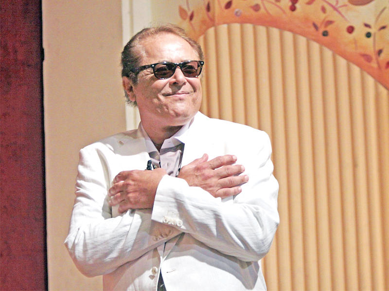 محمود عبدالعزيز 