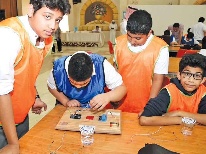 مشاركة طلابية في فعاليات «الأردوينو»