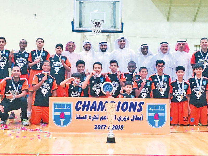 فريق كاظمة المتوج بلقب الأشبال