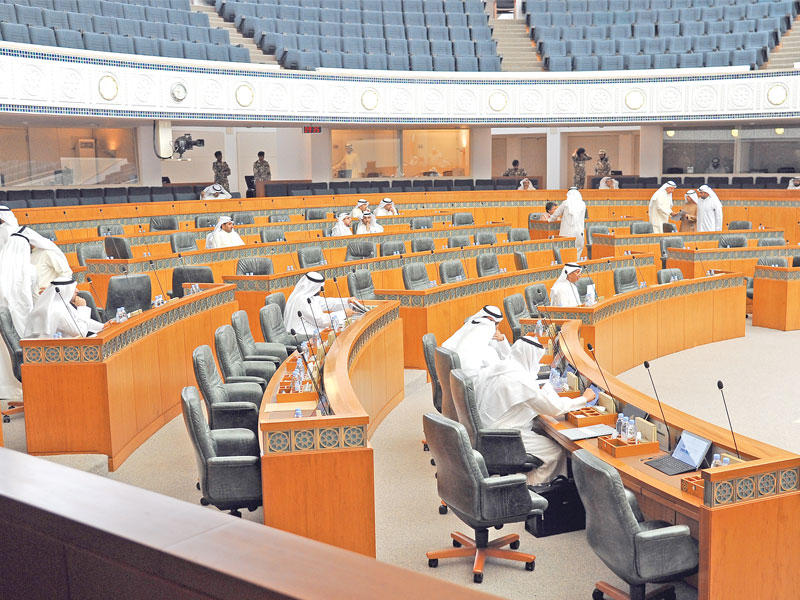 جانب من جلسة أمسt(تصوير عبدالله الخلف)