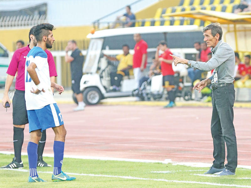 رادي يوجه اللاعبين