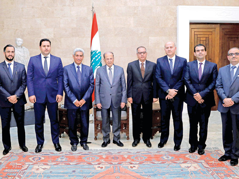 الرئيس اللبناني خلال لقائه عادل الخرافي ووفد «الملتقى البلدي»