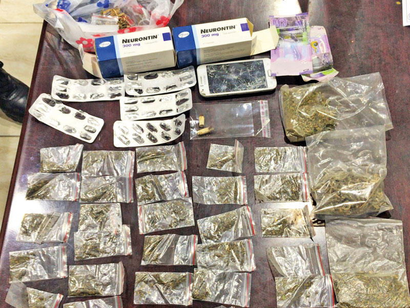 المخدرات التي عثر عليها بحوزة المتهم