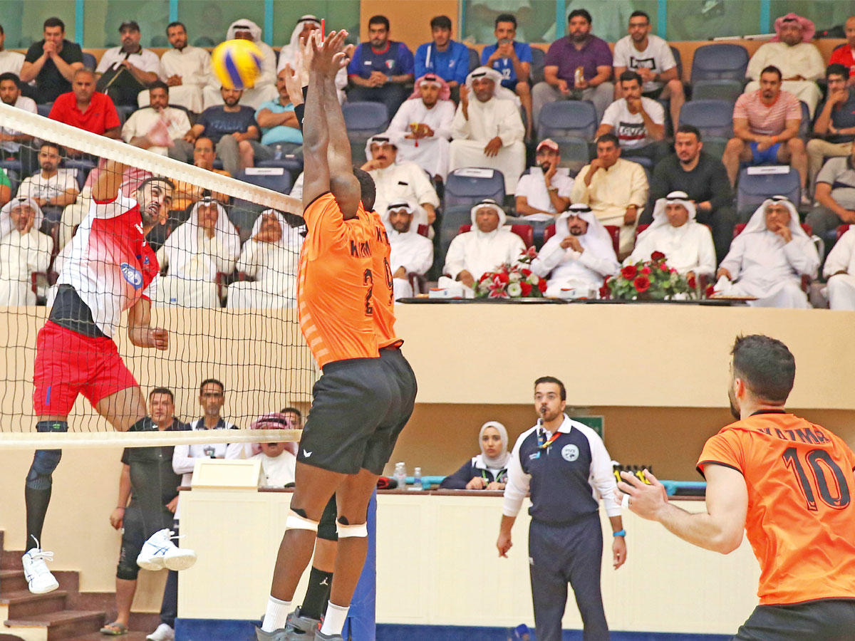 جانب من لقاء الكويت وكاظمة الأخير في نهائي كأس الاتحاد 