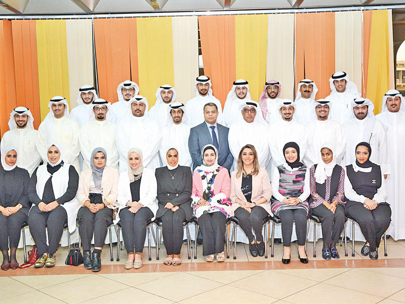 مشاركون في برنامج الدراسات المصرفية