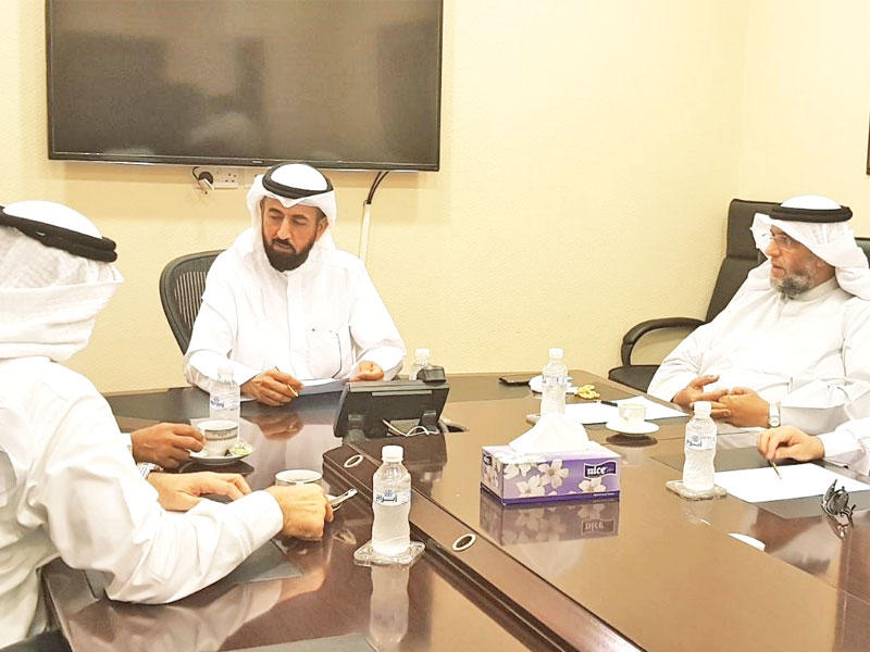 عمادي خلال اجتماعه مع اتحاد وسطاء العقار