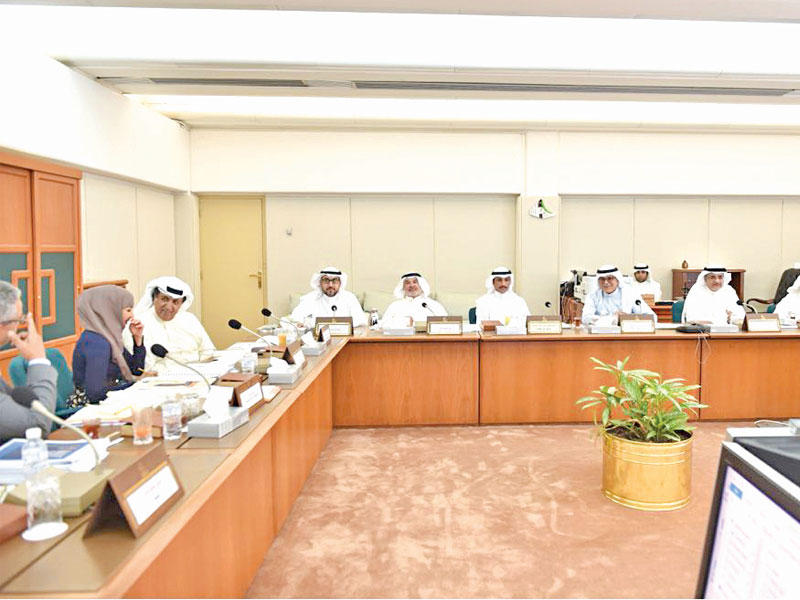 اللجنة المالية في اجتماعها أمس