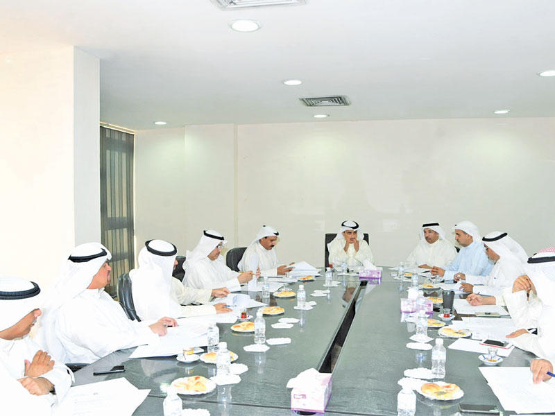 جانب من اجتماع اللجنة العليا للانتخاباتn