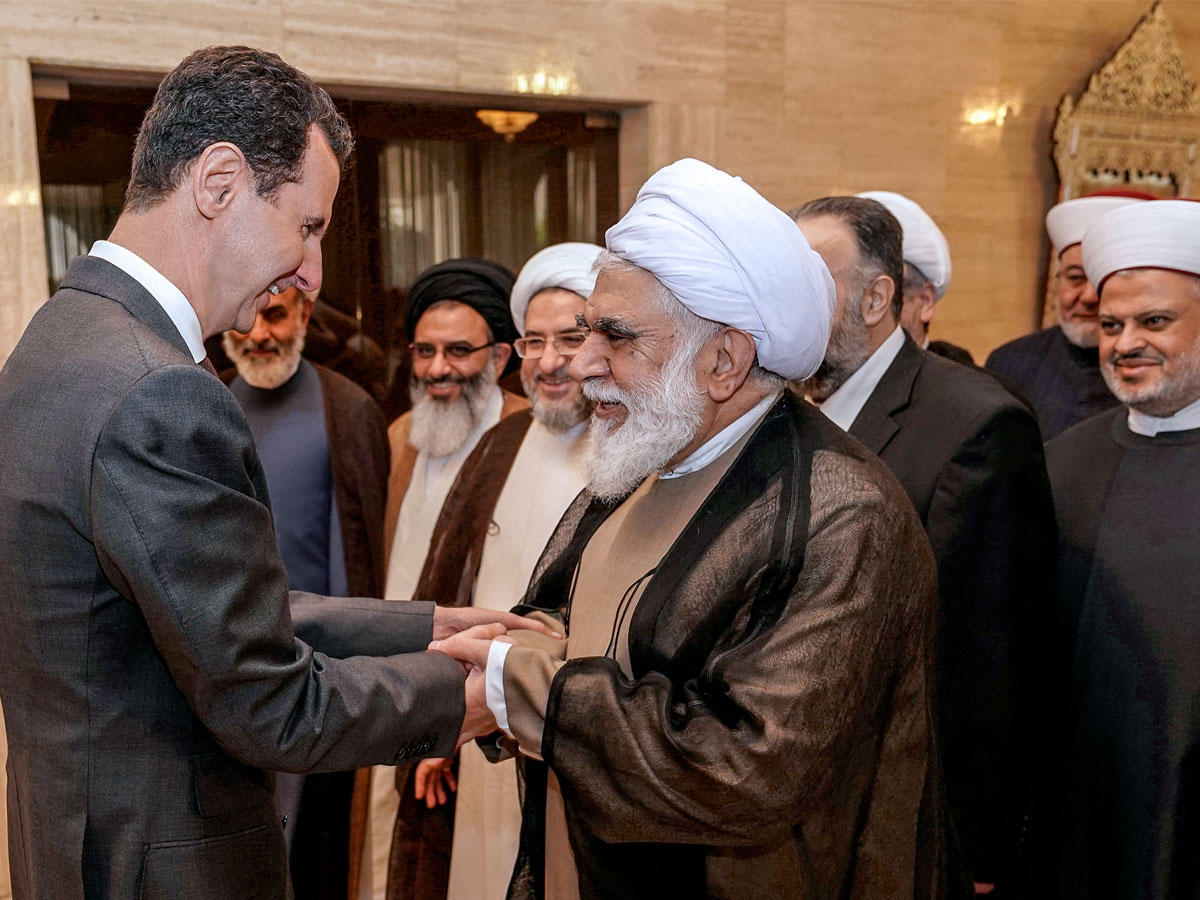 الأسد يلتقي رجال دين شيعة وسنة في دمشق قبل يومين (سانا)