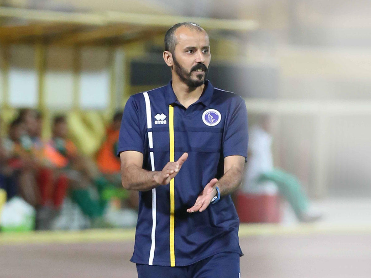 مدرب فريق برقان لكرة القدم محمد دهيليس