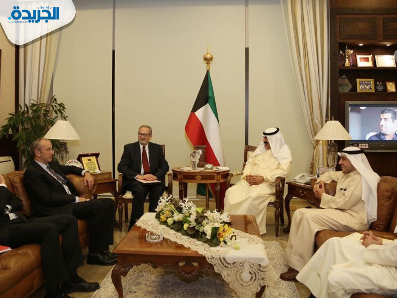 نائب وزير الخارجية خالد الجارالله خلال استقبال السفير الأمريكي لدى البلاد لورانس سيلفرمان وسفير المملكة المتحدة مايكل دافنبورت والقائم بأعمال السفارة الفرنسية سيباستيان ليسولنير