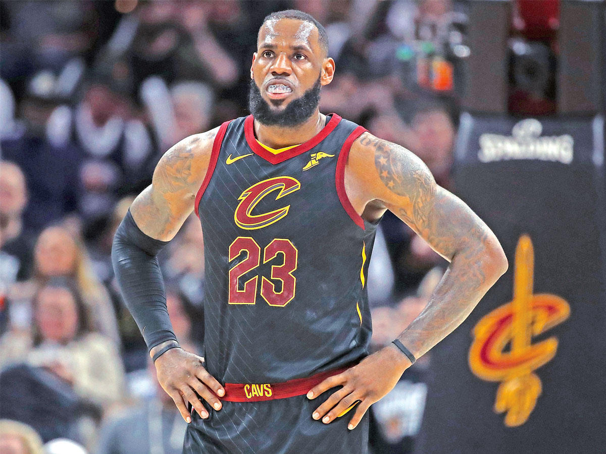 ليبرون جيمس خلال اللقاء