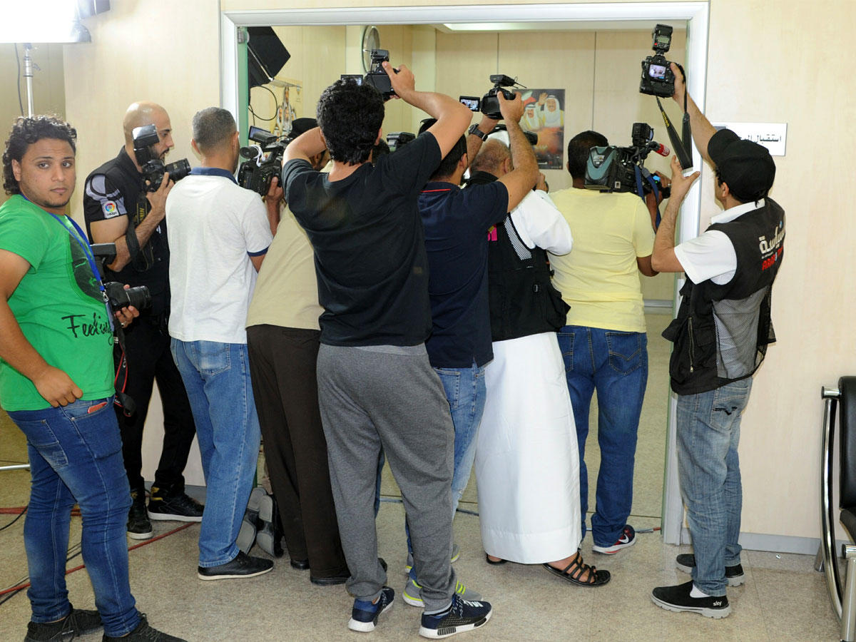 ازدحام إعلامي لتغطية الترشيحات أمس