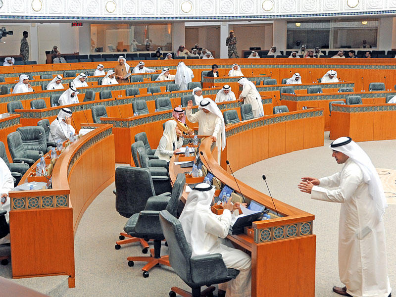 جانب من جلسة أمس (تصوير عبدالله الخلف)