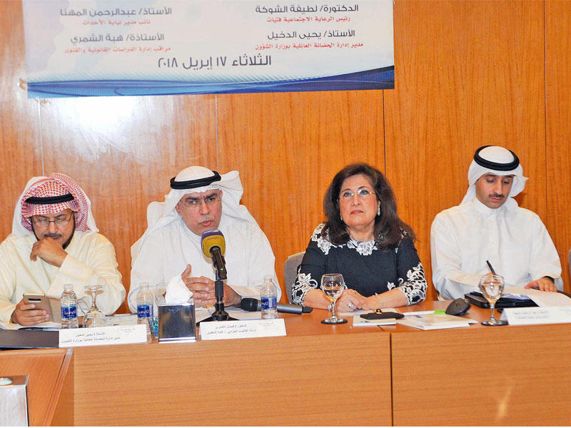 المتحدثون في ندوة «الجريمة بين الأحداث»