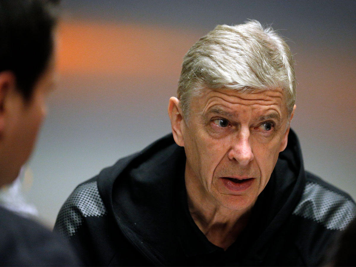  أرسين فينغر مدرب أرسنال الانكليزي