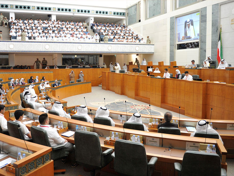 جانب من جلسة برلمان الطالب أمس
