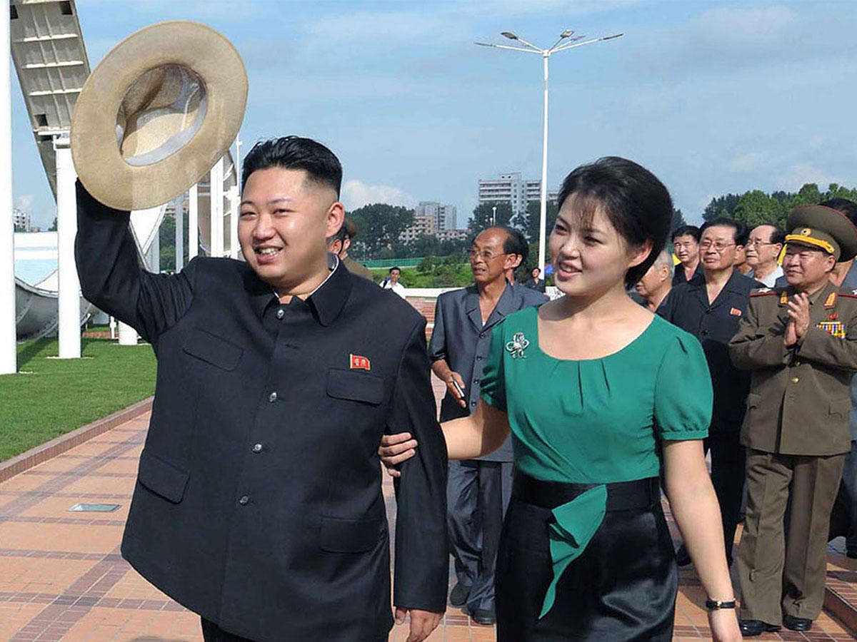 الزعيم الكوري الشمالي كيم جونغ أون و زوجتة
