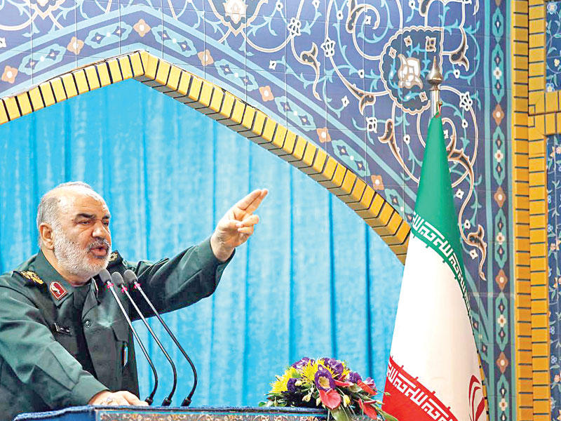 سلامي متحدثاً قبل خطبة الجمعة أمس (إرنا)