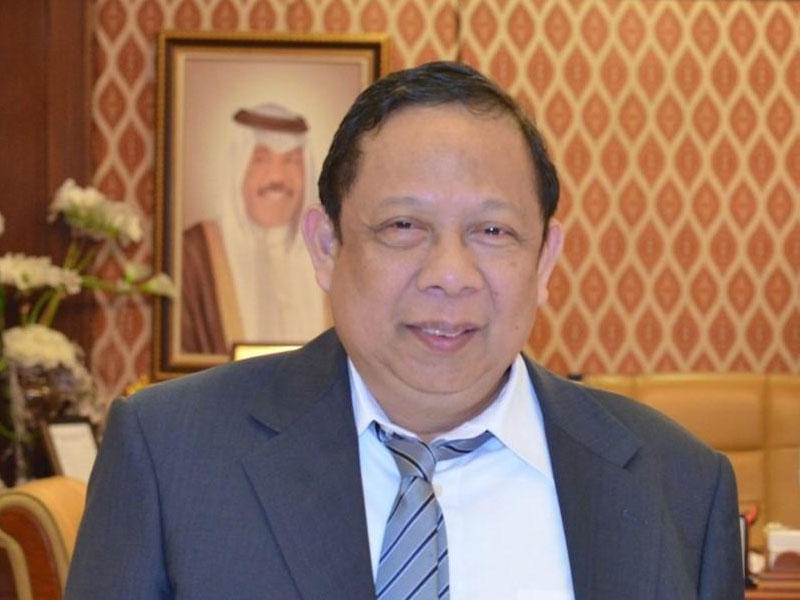 السفير الفلبيني لدى البلاد ريناتو أوفيلا 