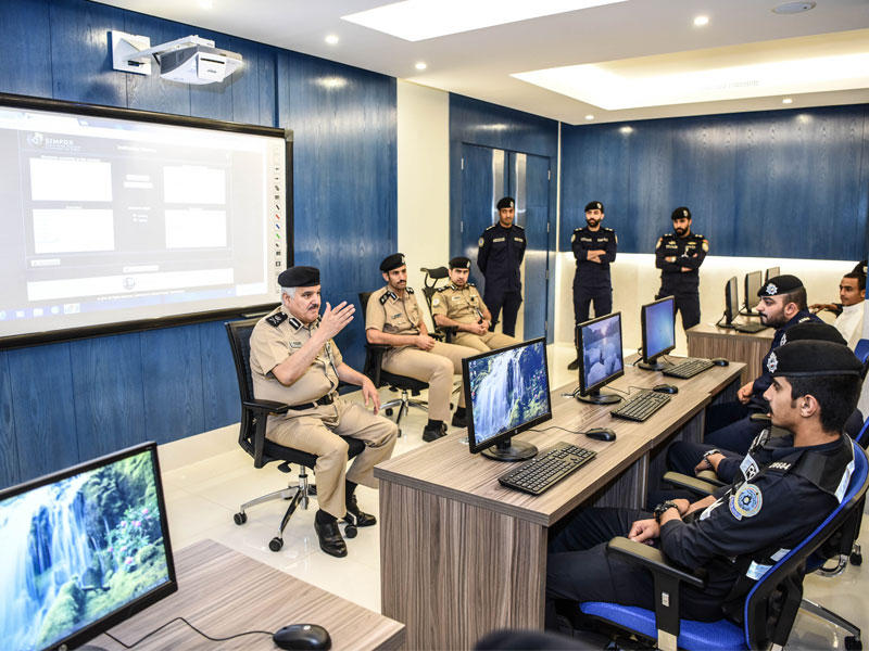 العوضي مع المتدربين