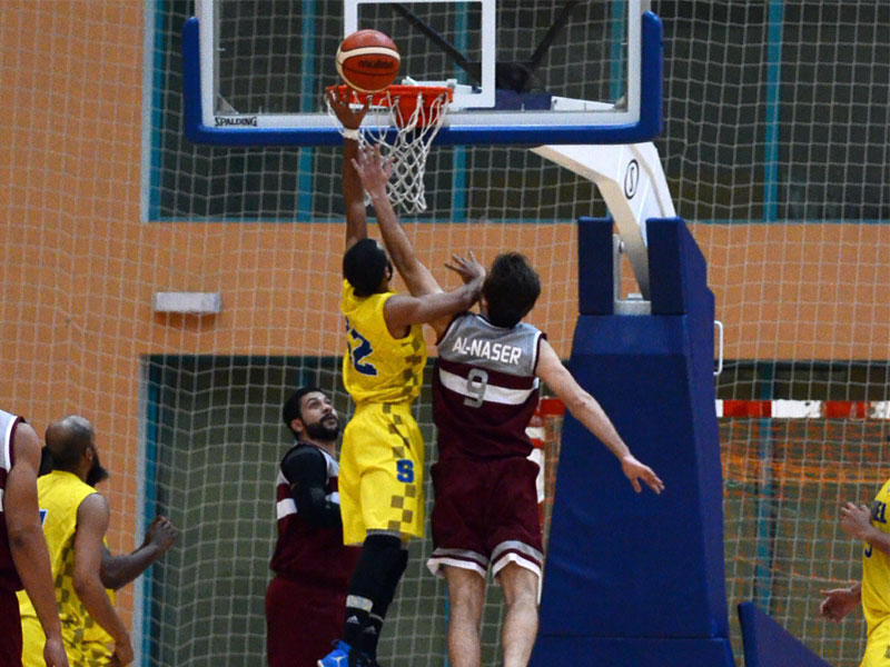 الساحل والنصر في مباراة بالموسم الماضي