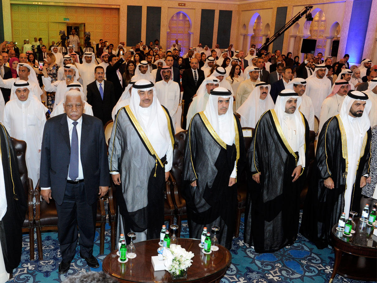 المشاركون في افتتاح الملتقى الإعلامي