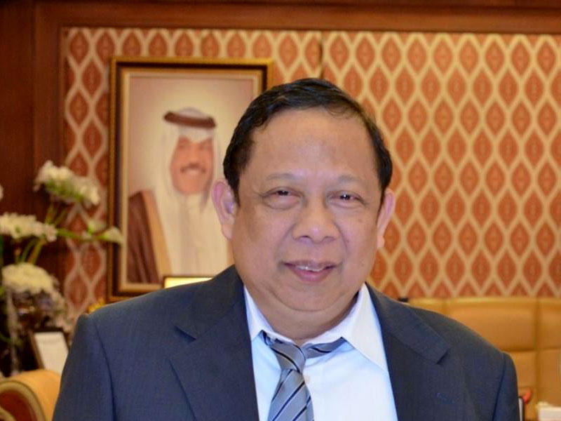  سفير الفلبين لدى البلاد ريناتو أوفيلا