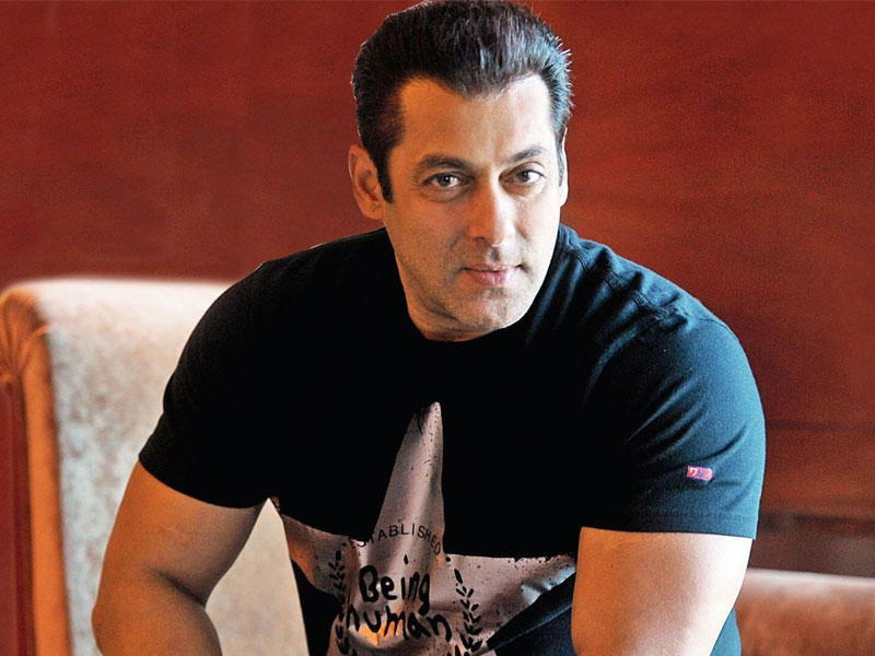 النجم سلمان خان