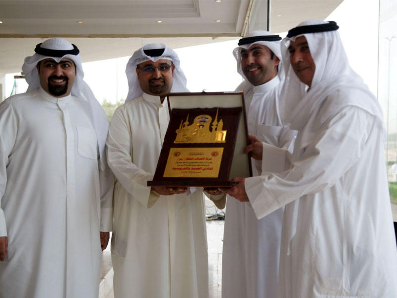 جانب من تكريم «زين» على شراكتها الاستراتيجية