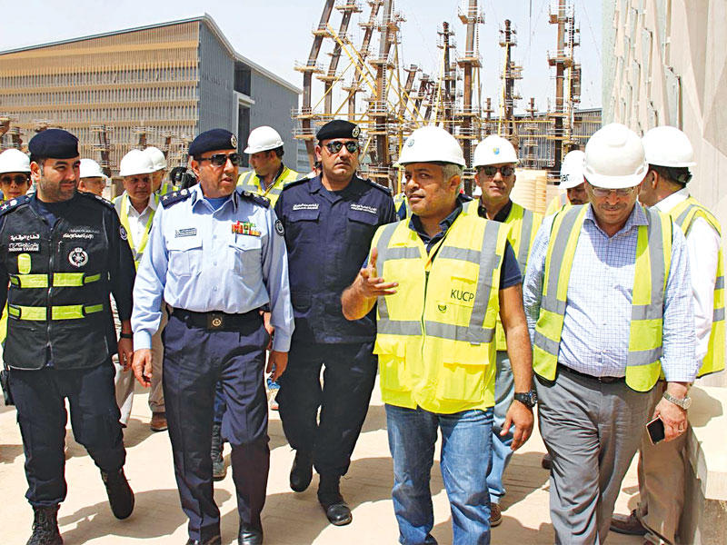 العقيد الأمير ورزوقي خلال الجولة في الشدادية