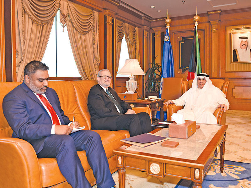 الجراح مستقبلاً السفير الأميركي