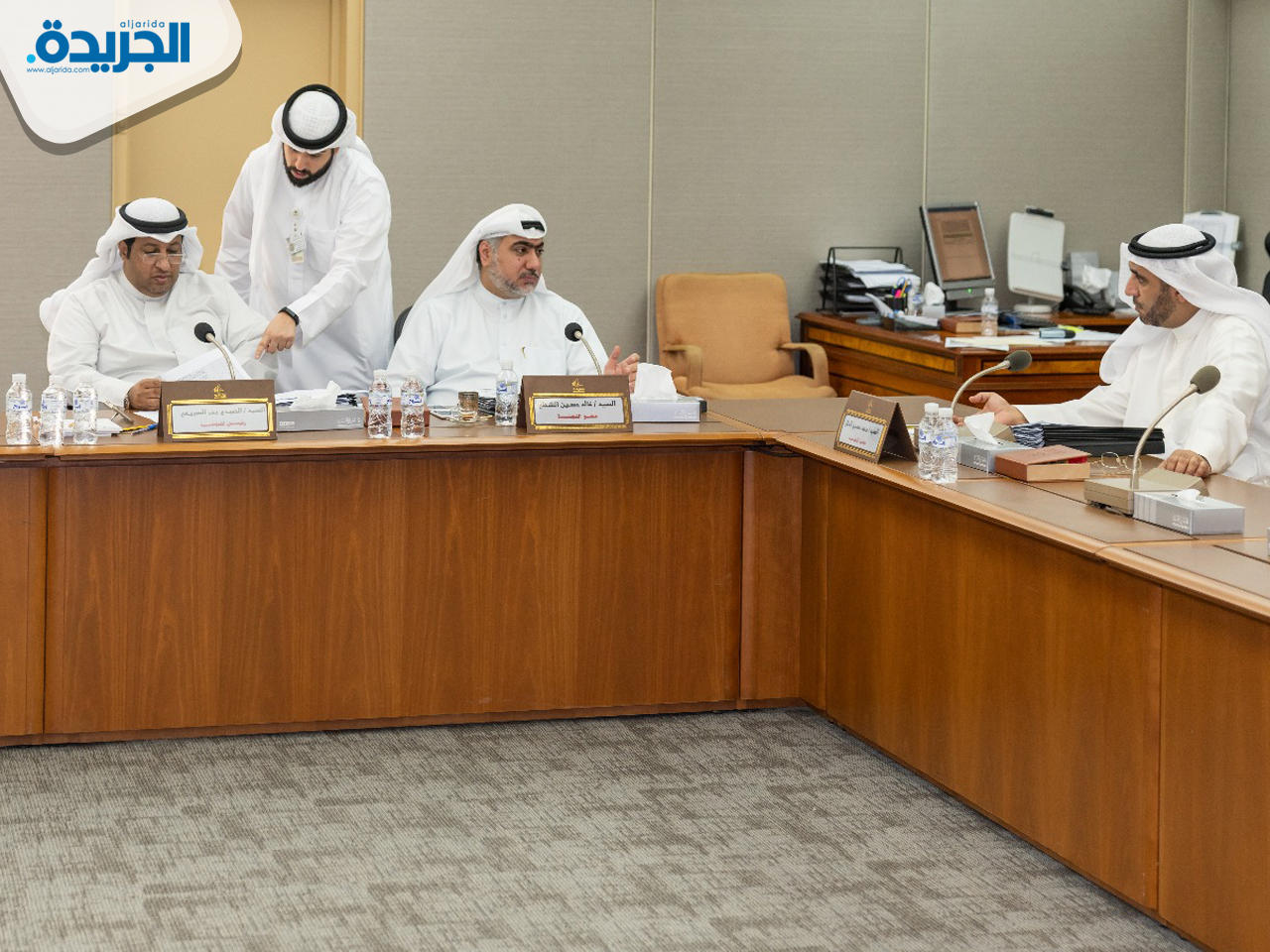 جانب من اجتماع لجنة الشؤون التشريعية والقانونية البرلمانية