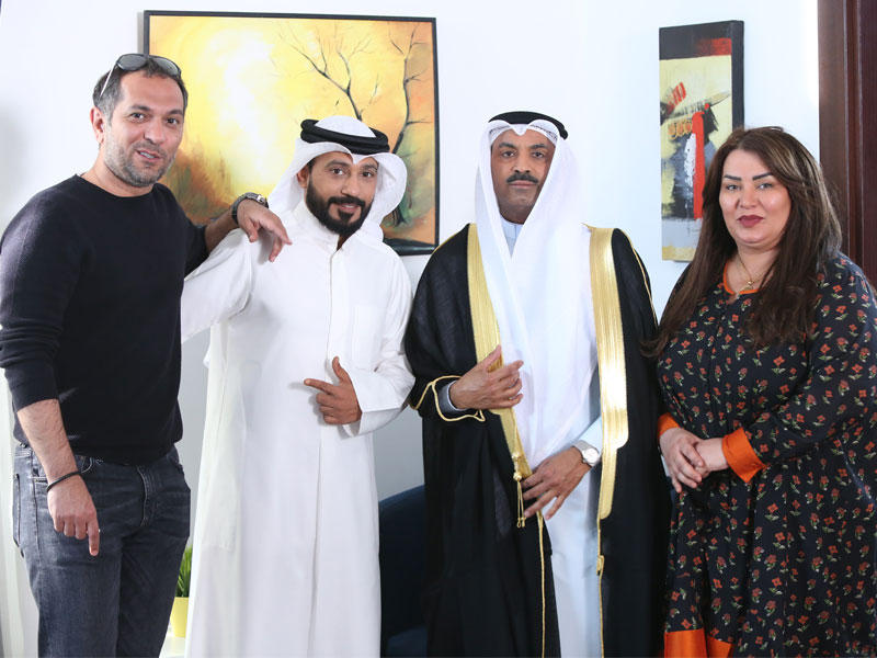 العلي متوسطاً منى شداد ومحمد الصيرفي ونعمان حسين