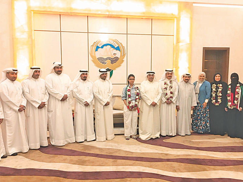 المقصيد مستقبلاً وفد «التربية» المشارك في جائزة حمدان بن راشد